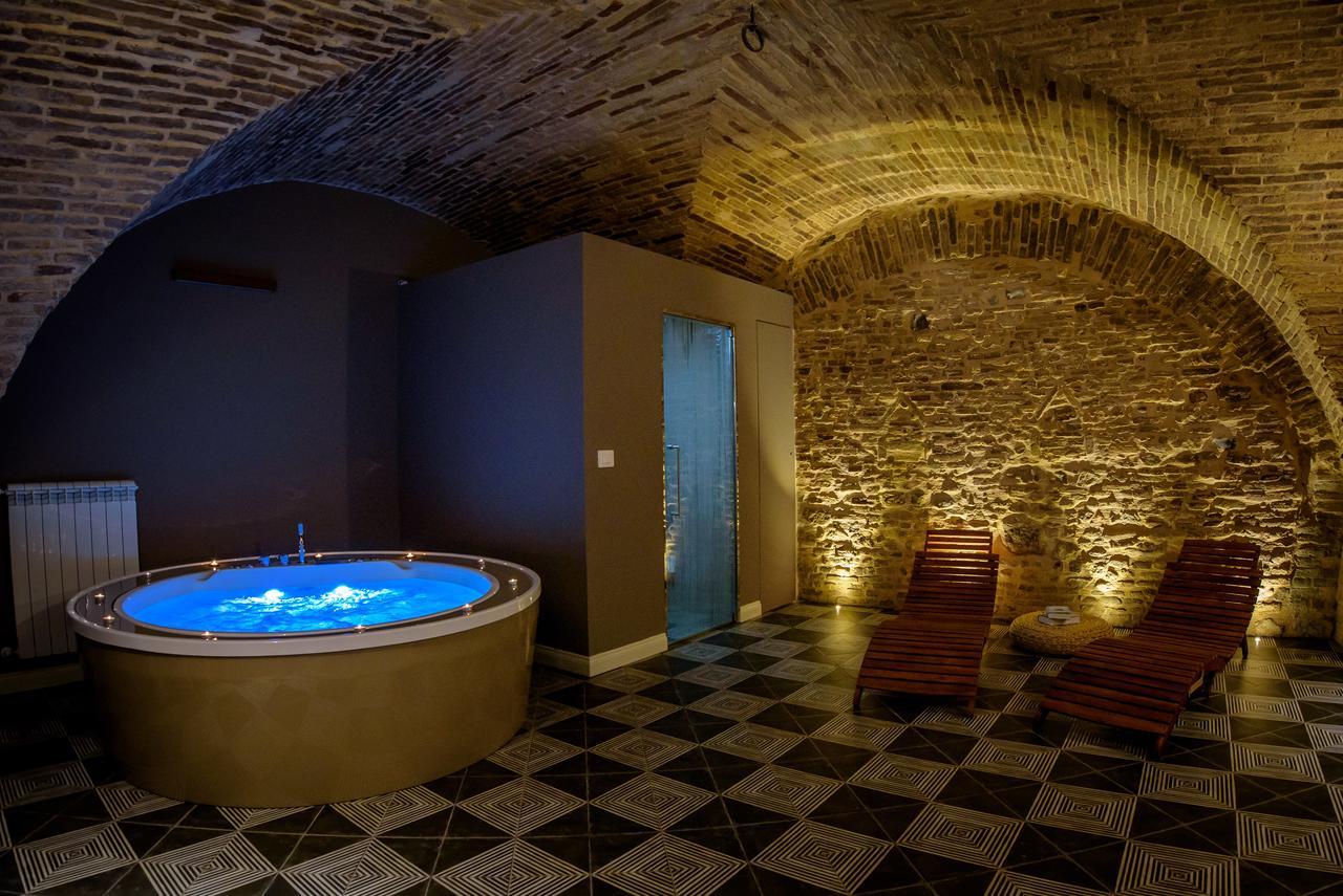 Marie Claire Apartments & Spa Васто Екстериор снимка